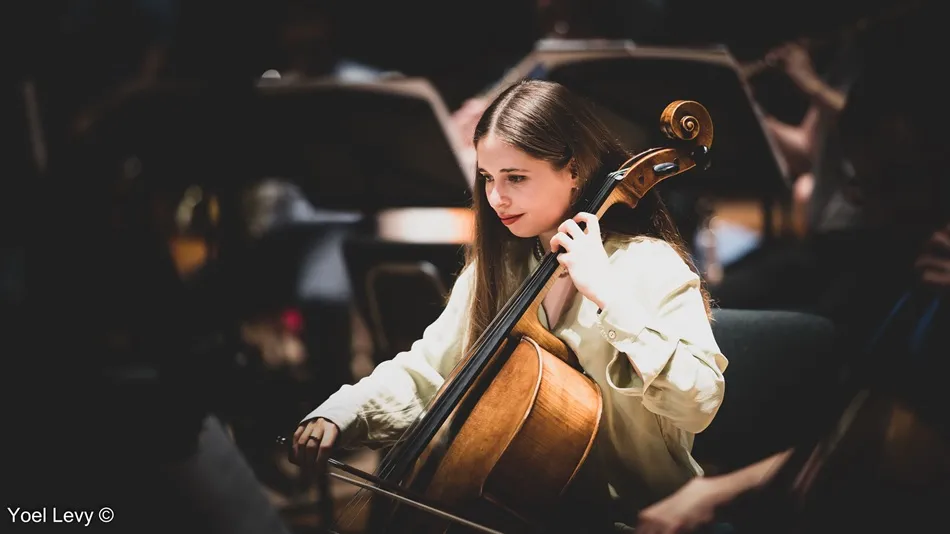 נגינה בצ'לו